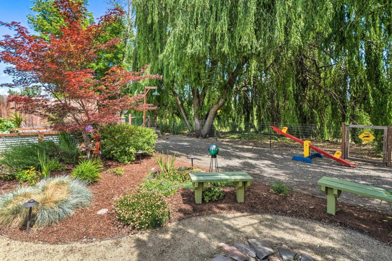 Central Medford Family Retreat With Large Yard! Luaran gambar