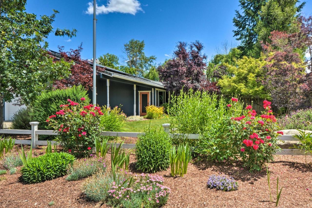 Central Medford Family Retreat With Large Yard! Luaran gambar