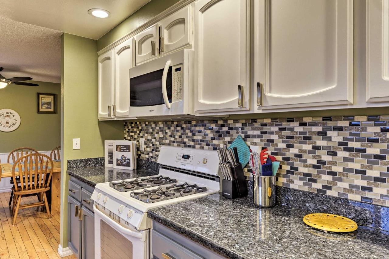 Central Medford Family Retreat With Large Yard! Luaran gambar