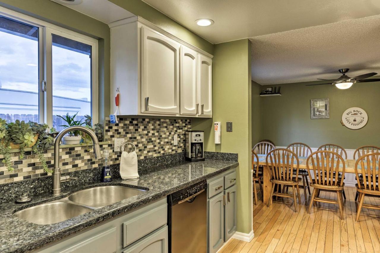 Central Medford Family Retreat With Large Yard! Luaran gambar