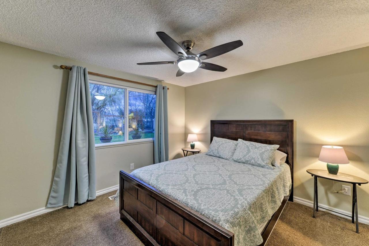 Central Medford Family Retreat With Large Yard! Luaran gambar