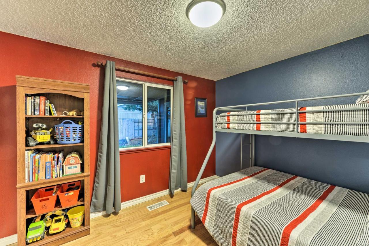 Central Medford Family Retreat With Large Yard! Luaran gambar